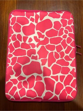 Macbeth Collection Animal print laptop tablet sleeve